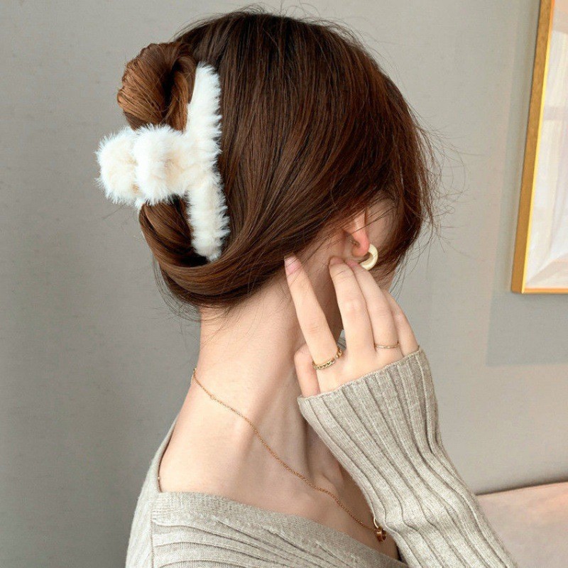 ふわふわぬいぐるみフェイクファービッグカニ毛爪クリップ女性女 - Women Accessories Holder のレビューと価格